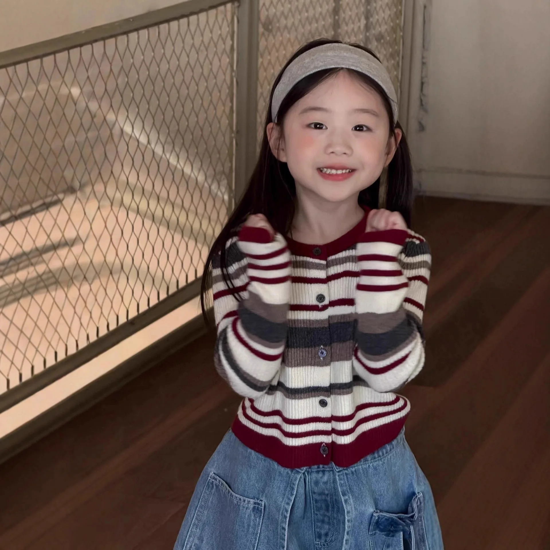 

Girls cardigan sweater spring and autumn new 2025 new striped women's treasure jacket knitted sweater little girl sweater
