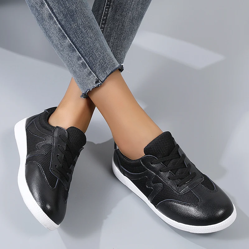 Women Casual Walking Shoes Summer Flat Lace Up Leather High Quality Sneakers Fashion Wild Flat-bottomed Loafers Women Sneakers