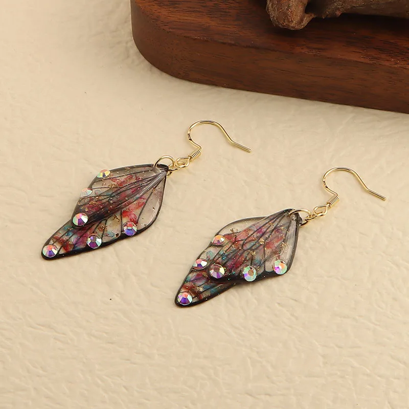 Minar Fairy Clear Gradient Color Resin Wings Dangle Earrings für Damen Großhandel Kupfer Strass Schmetterlingsanhänger Ohrring
