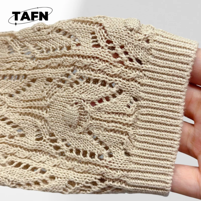 여성 클래식 캐시미어 가디건 – 2025년 캐주얼 분위기의 빈티지 디자인 클래식 캐시미어 가디건 – 빈티지 스타일 AH1613