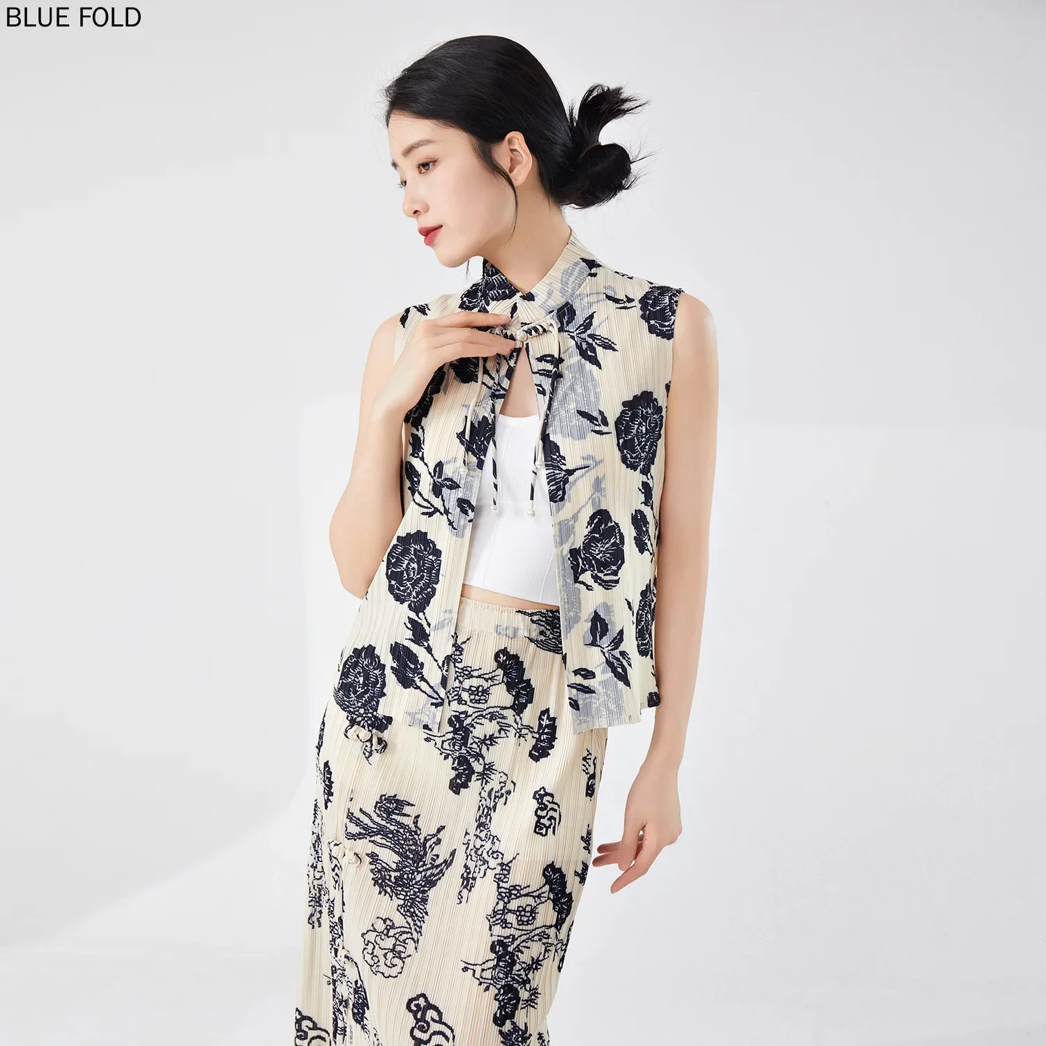 MIYAKE Temperament Stehkragen Weste für Frauen Disc Button Druck Chinesischen Stil High-end-Sommer