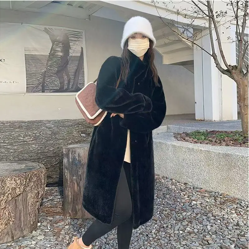 New Environmentally Friendly Young Fur Coat with Feminine Temperament Socialite Haining Velvet Mink Fur Small Fragrance Style