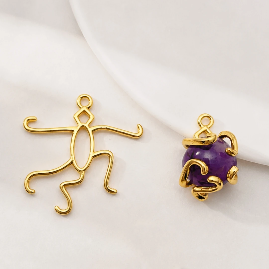 2 Stück 18K Gold Anhängerrohlinge, verstellbare Messing-Charm-Basiseinfassung mit Krallenfassung, zum Selbermachen von Edelstein-Halsketten für Damen. – Detail 4