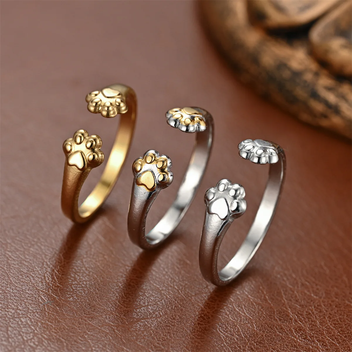 

Hot Selling Stainless Steel Women's Cat Paw Adjustable Ring for Autumn and Winter Christmas and Halloween Jewelry Gifts