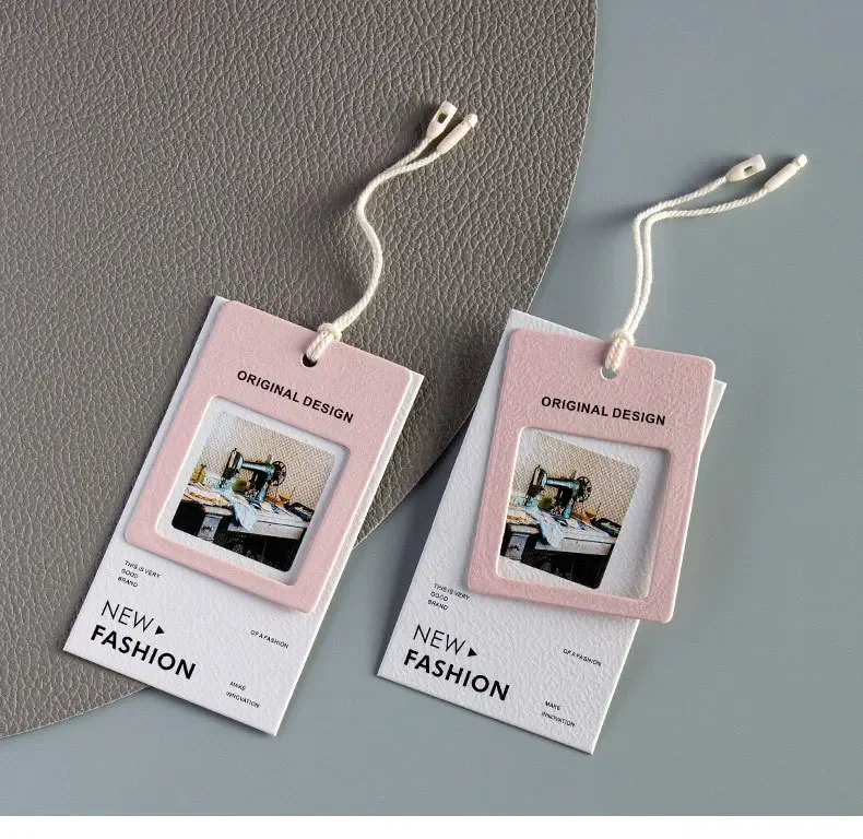 100pcs Clothing Hangtag Custom Logo Women\'s Clothing Trademark Hangtag High-grade Roland Grain Hangtags Cards with Strings