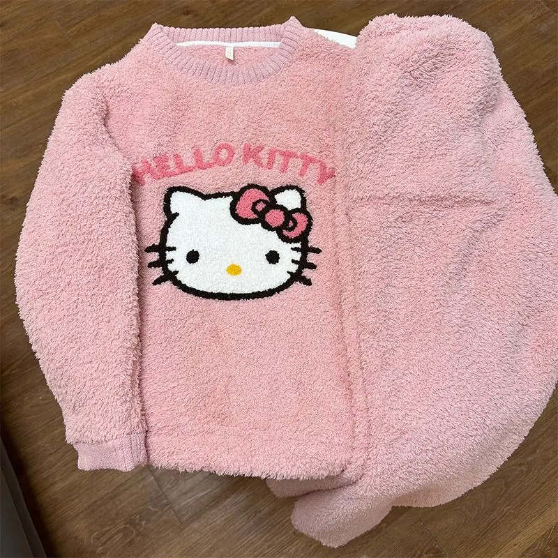 Sanrio Hello kitty cute and sweet girl autumn and winter comfortable, soft, fashionable and versatile coral velvet home wear set