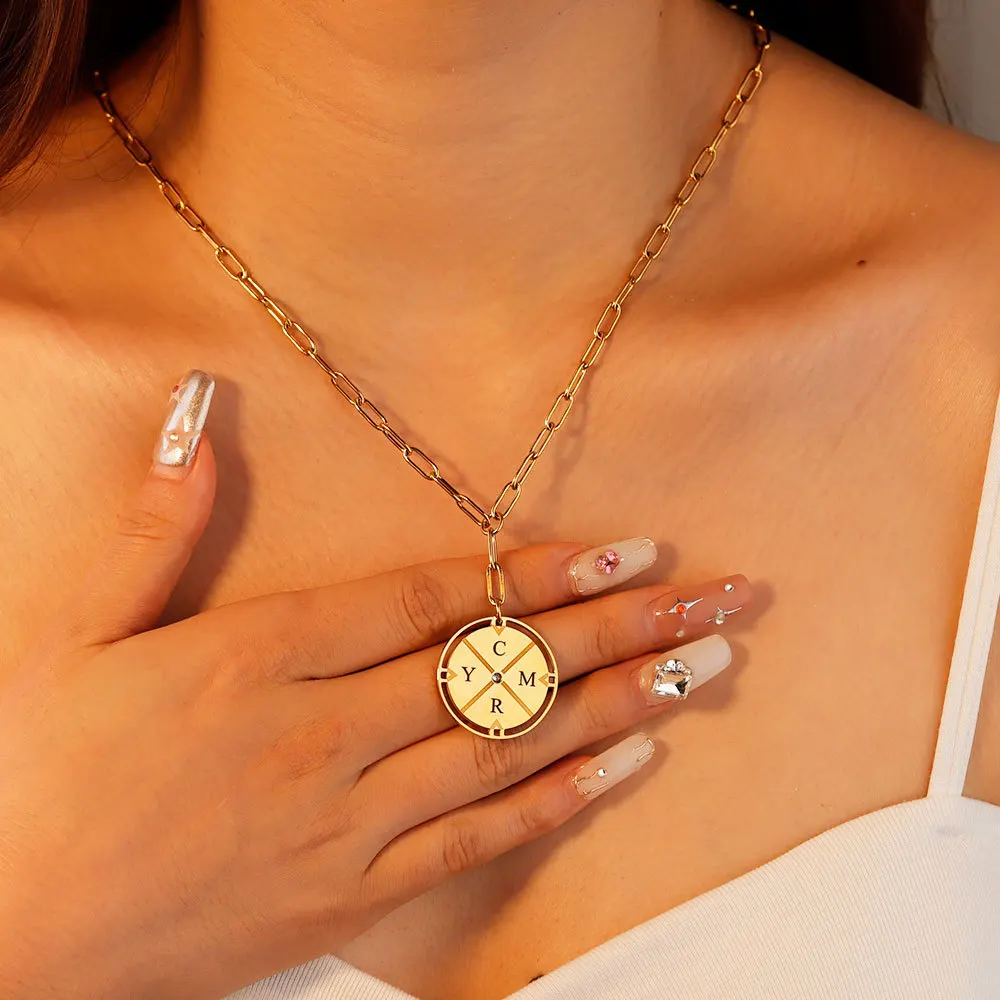 

Индивидуальное новое модное индивидуальное ожерелье с бриллиантовым компасом, цепочка на ключицы, кулон для пары, простой ювелирный подарок для пары