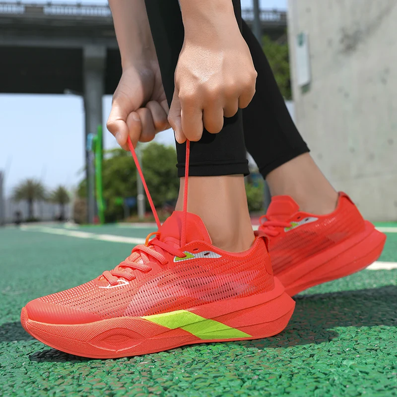 Laufschuhe Männer Frauen Hohe Qualität Volle Palm Carbon Platte Kissen Atmungsaktive Leichte Athletic Training Schuhe Männlich