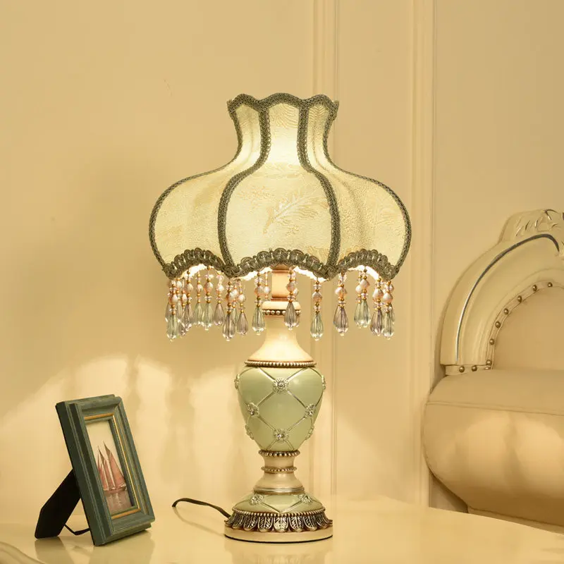 lampe-de-table-de-style-europeen-lumiere-de-luxe-plug-in-pour-la-maison-allaitement-chambre-a-coucher-telecommande-reglage-de-la-luminosite-chaud-et-rom