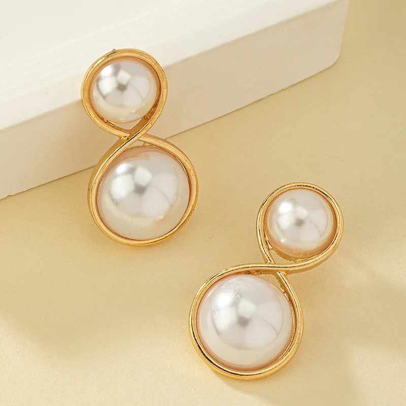 Stud Earrings For Women Imitation Pearl Retro Geometric Ear Accessories Holiday Party Gift Fashion Jewelry DE108