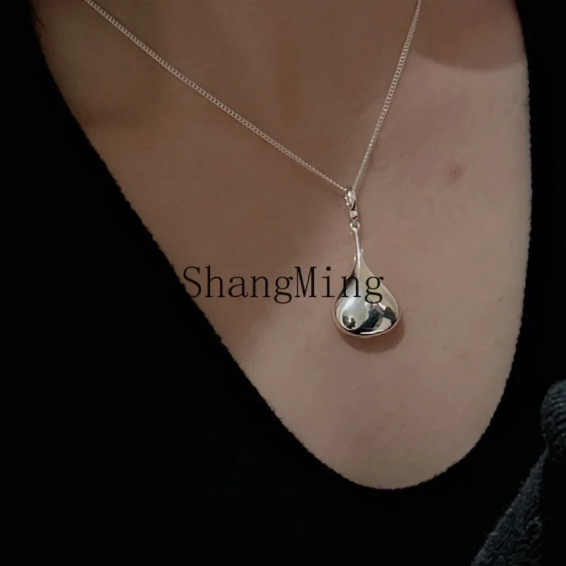 

CLS925 sterling silver Korean version niche design sense retro 3D craft hollow pendant oval water drop fashion