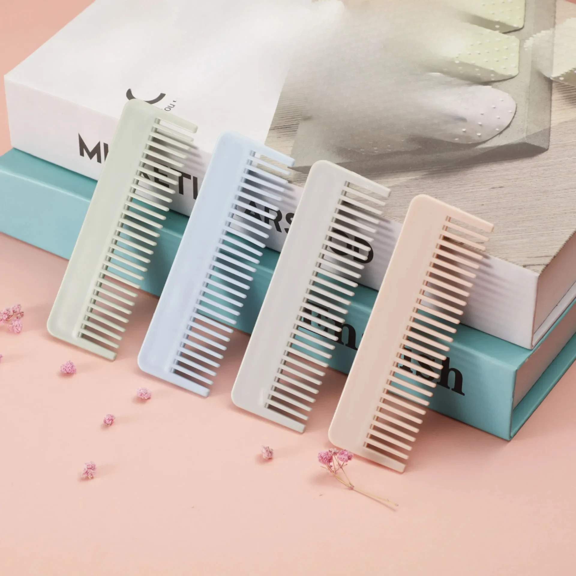 New Cute Plastic Comb Small Portable Mini Beauty Comb Travel Easy To Carry Small Comb Hair Tools Beauty Tools Barber