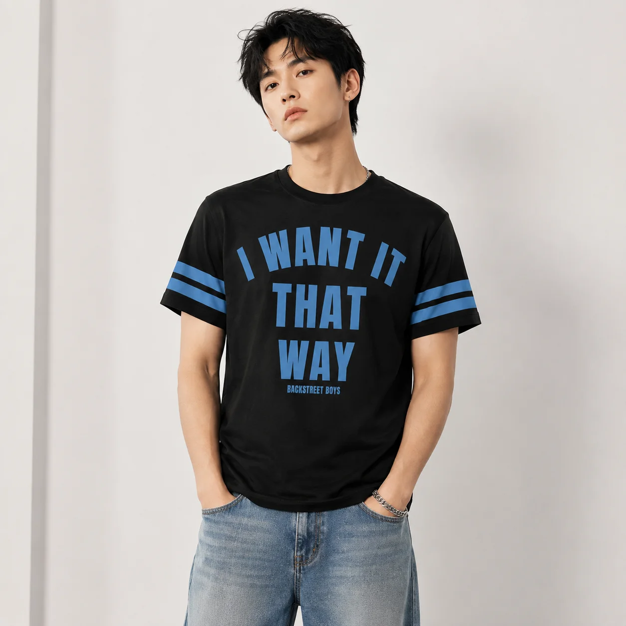 Backstreet Boys I Want It That Way T-Shirt, Y2K American Football-Stil Kurzarm-T-Shirt, Blaue Streifen am Ärmel, Buchstabendruck, Casual – Detail 6