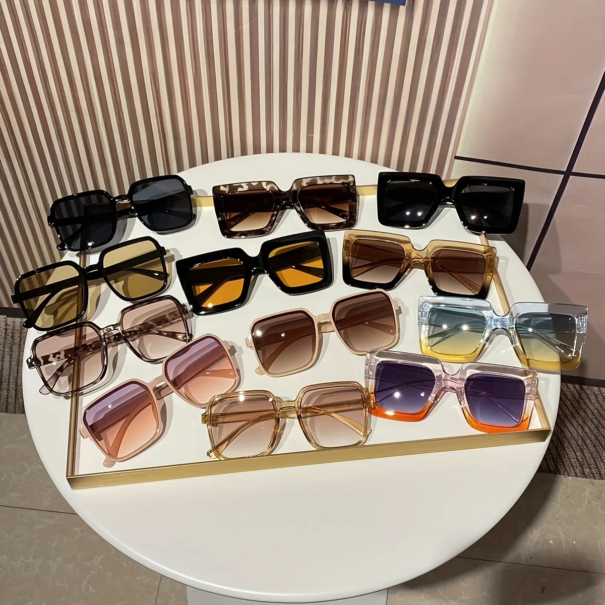 Oversized Plastic Square Glasses Set — product information 1
