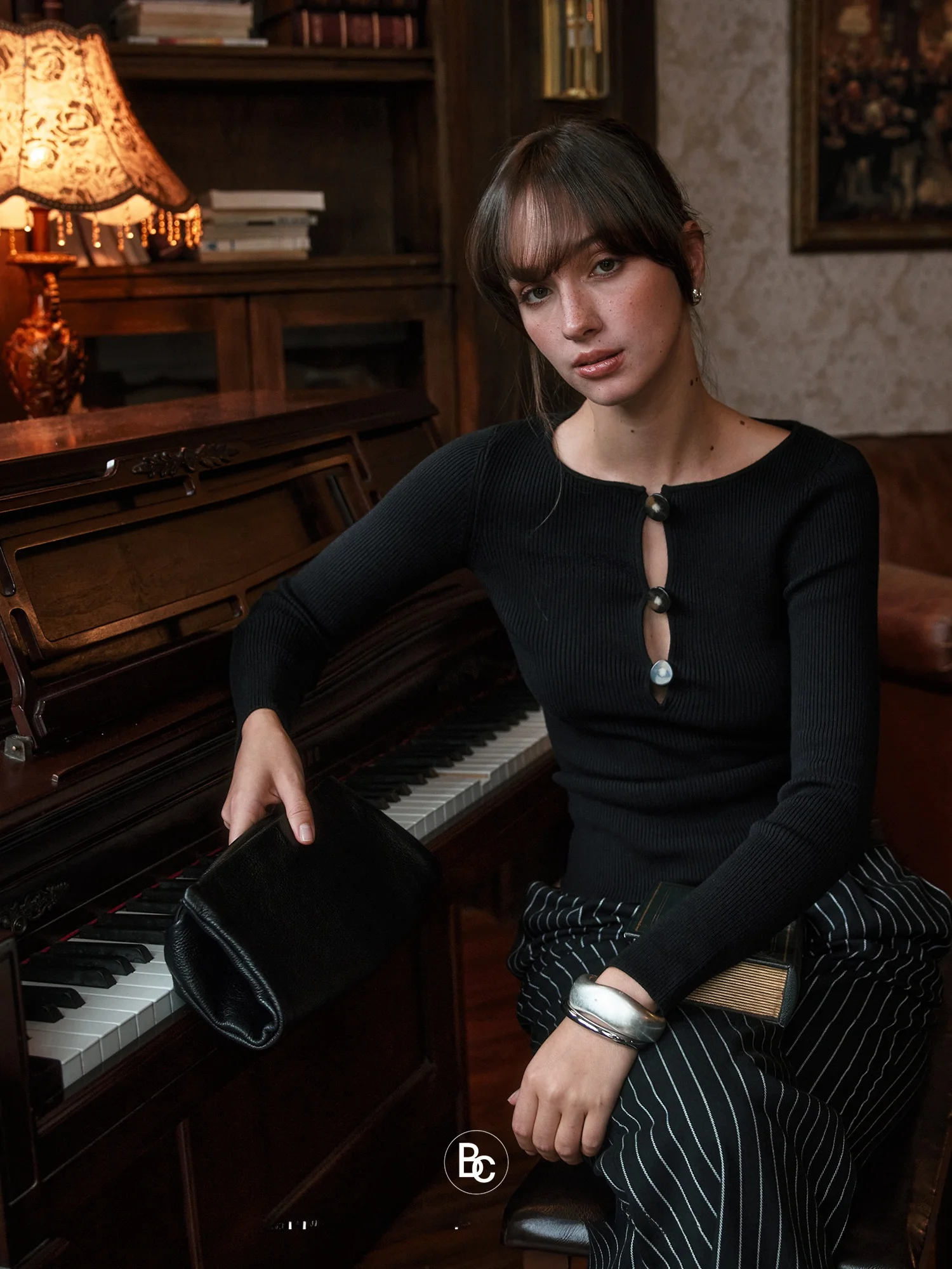 

Вязаный свитер Betchow Bla из смесовой шерсти с пуговицами и вырезами, с длинными рукавами, базовая модель для повседневной носки, женская модная одежда