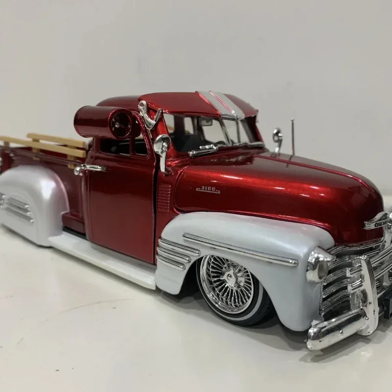 Jada1:24 1951 Chevrolet Pickup High Simulation Diecast Car Metal Alloy Model Car Toys for Children Gift Collection