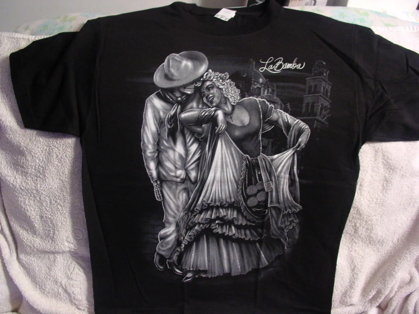 

SKELETON DANCING WITH WOMAN DEATH MASK LA BAMBA T-SHIRT