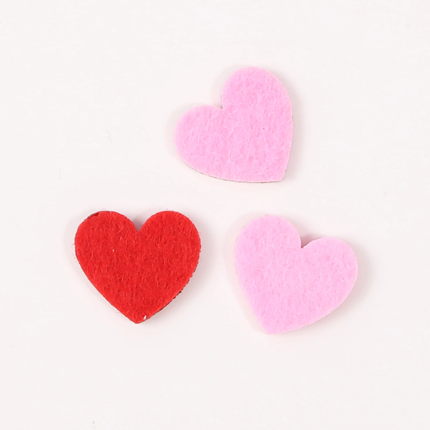 30 قطعة بريق الترتر القلب الصغير الحب اكسسوارات الديكور DIY بها بنفسك كليب الملابس قبعة بروش شنطة هدايا صندوق لديكور عيد الحب