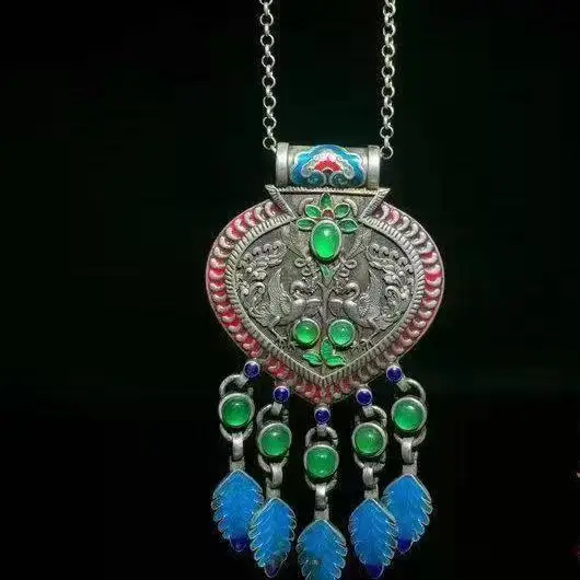 

The new cloisonne hollowed-out cloisonne filigree fu-shou double gem necklace goes with national style old silver pendant