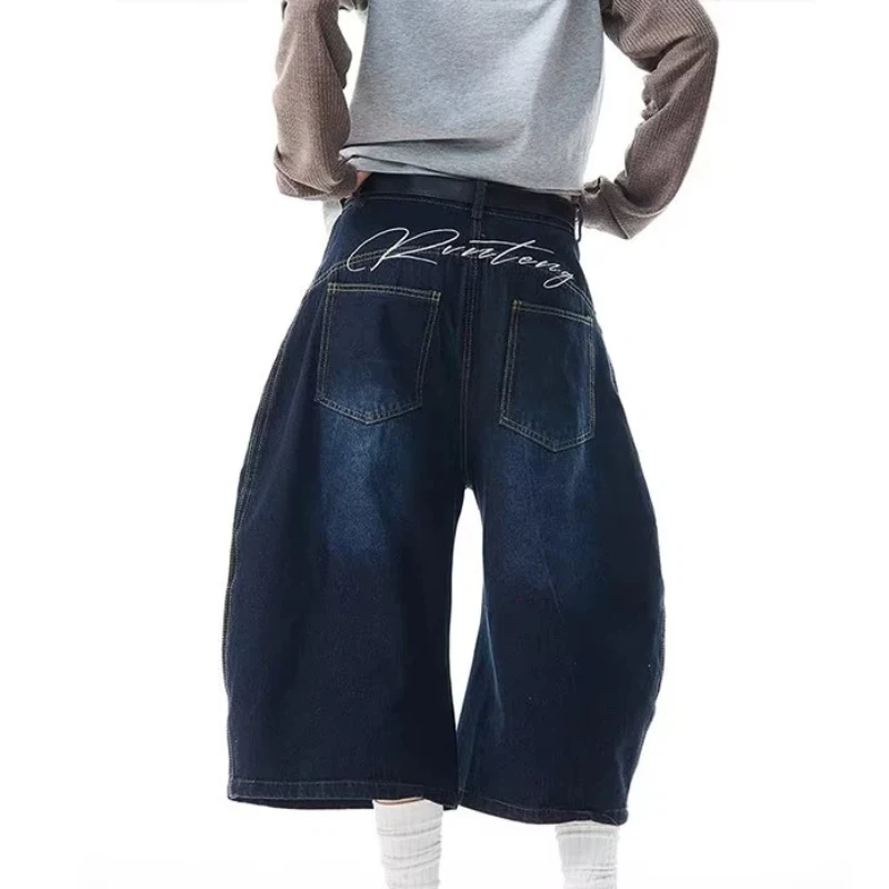 

Men's Women's 2026 Summer American Retro Embroidered Curved Denim Shorts Loose Wide Leg Capri Pants Streetwear Jeans