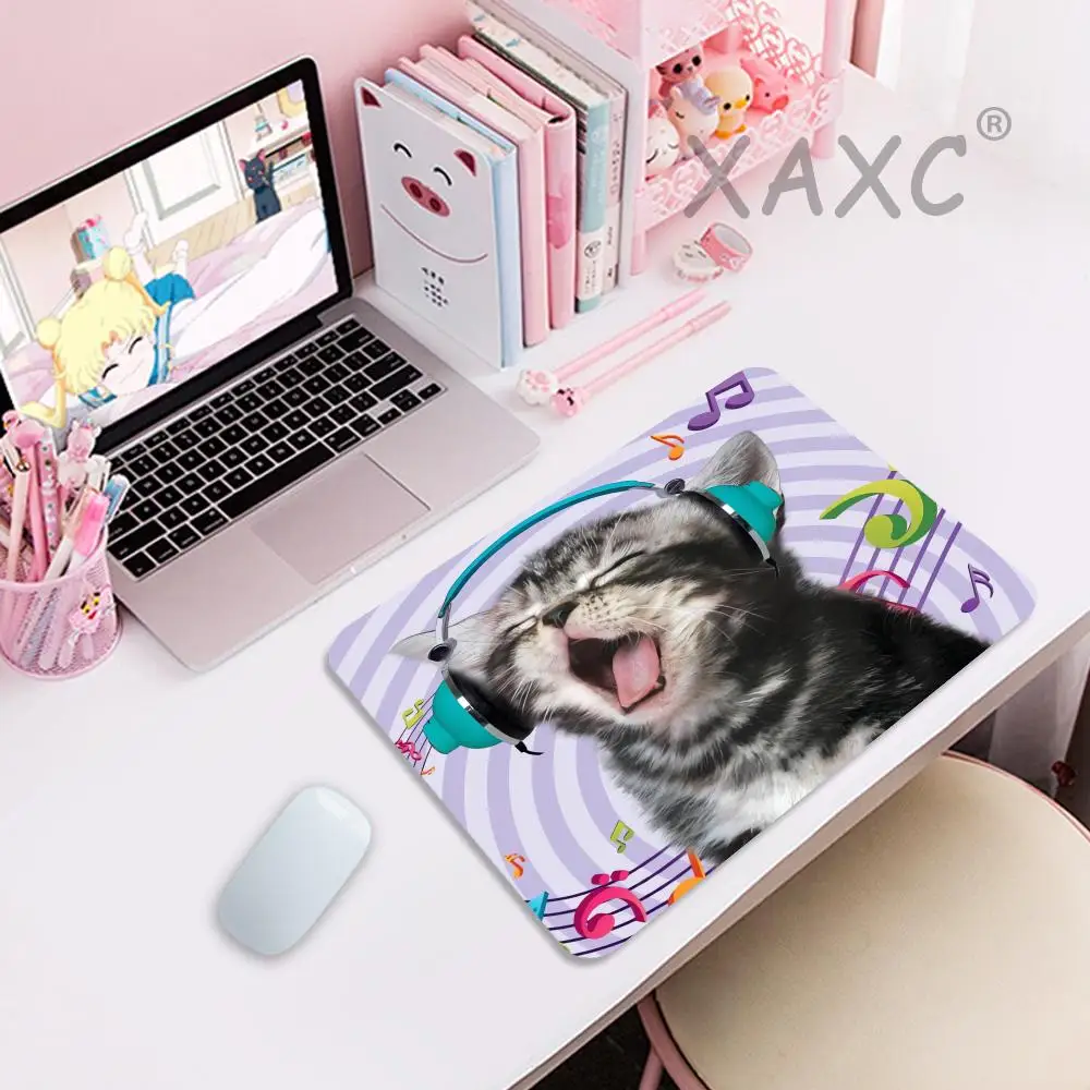 

Small Mouse Pad Fashion Funny Cat Meme Rubber Mice Mat with Lock Edge Mouse Pad Game offices Accessories teclado Desk Mat