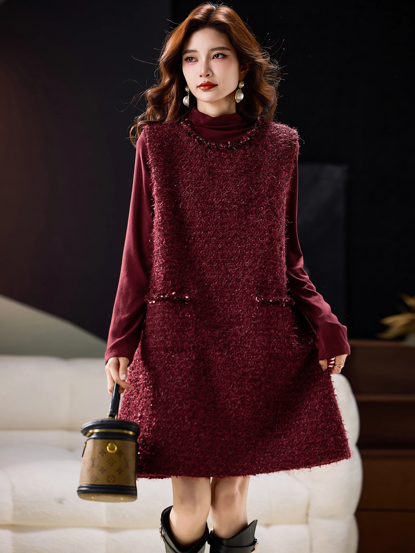 

Красный комплект из двух предметов для женщин больших размеров: зимний уличный стиль, высокий воротник, длинный рукав, прямой крой, повседневная одежда.