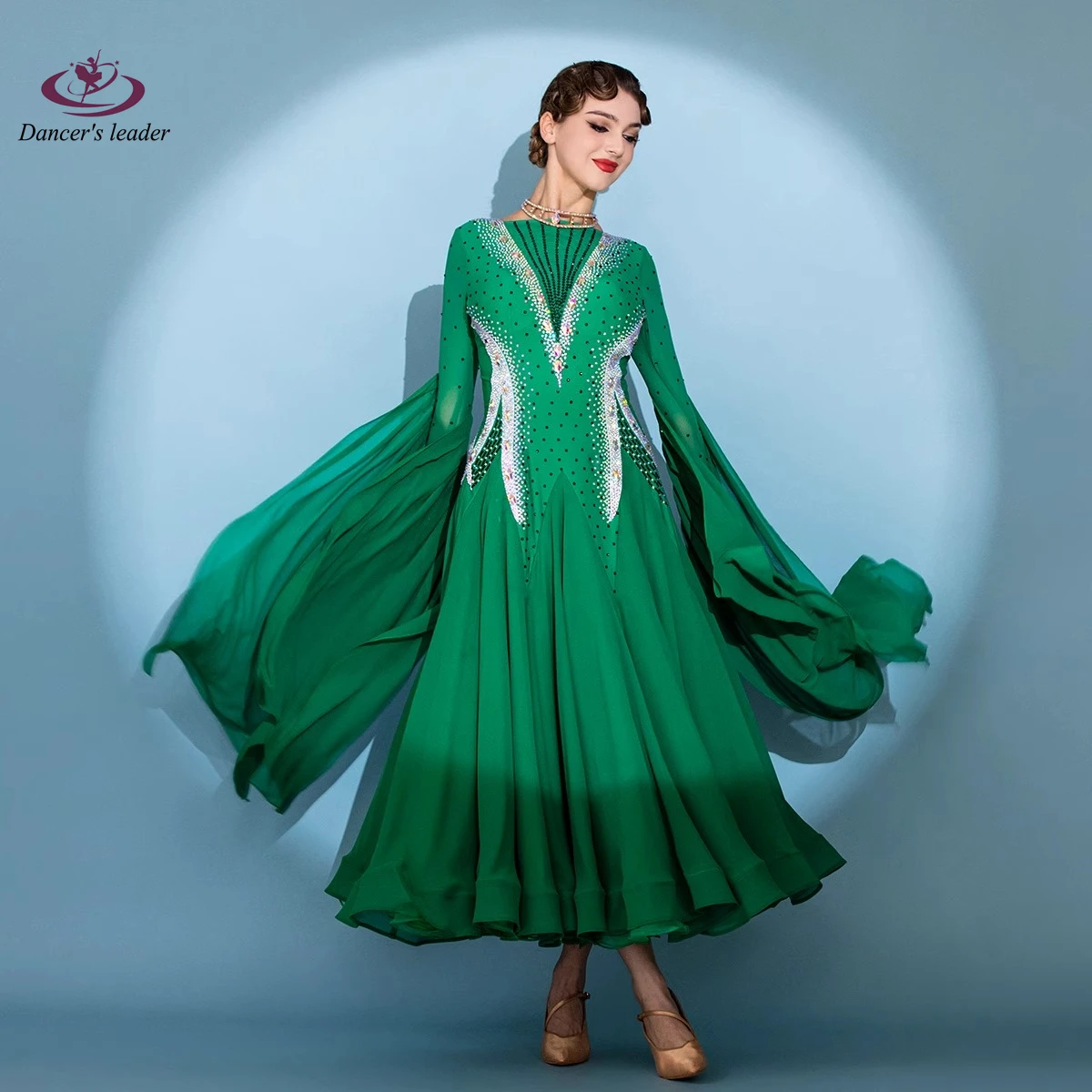 Vestido de baile latino con diamantes para mujer, adulto y niño, falda doblada verde Jade personalizada de alta gama, vestido de alto destello para actuación de vals