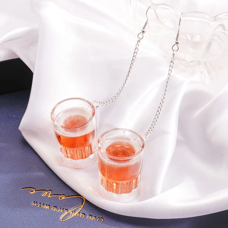 Aihua Klassische 3D-Bierbecher-Ohrringe für Frauen, Persönlichkeit, lustig, Pub, Bier, Zigarette, Würfel, Ohrringe, Party-Schmuck, Geschenke – Detail 9