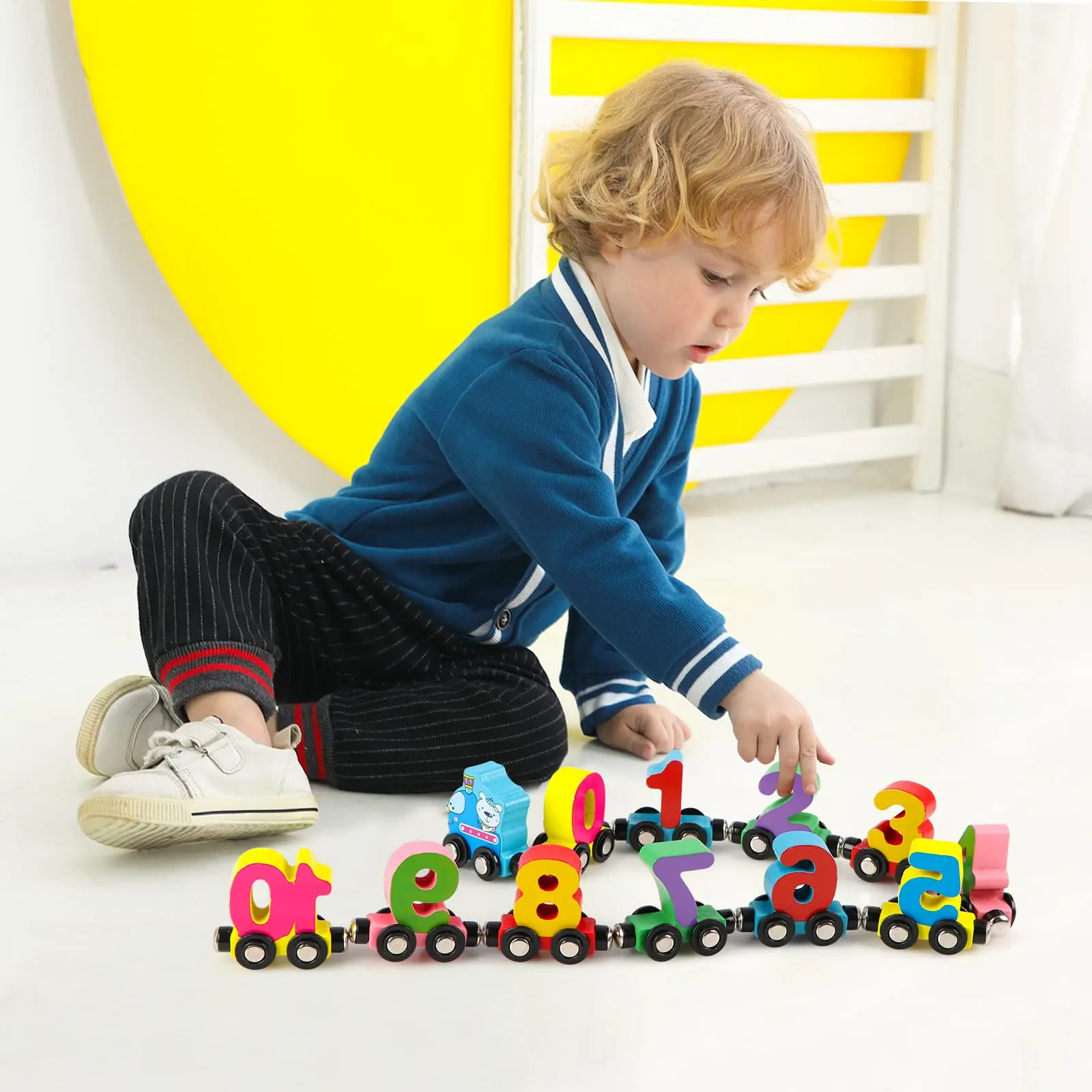 12Pcs Wooden Train Set Toy Wooden Magnetic Number Train Set Includes 1 Engine Cars for Toddlers Boys Girls Kids DIY Number Train