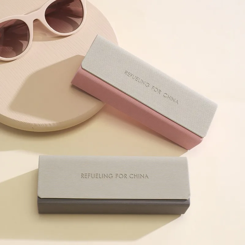 Stilvolles und raffiniertes frisches Sonnenbrillenetui, personalisiertes, minimalistisches, magnetisches Unisex-Brillenetui mit Druckknopfverschluss