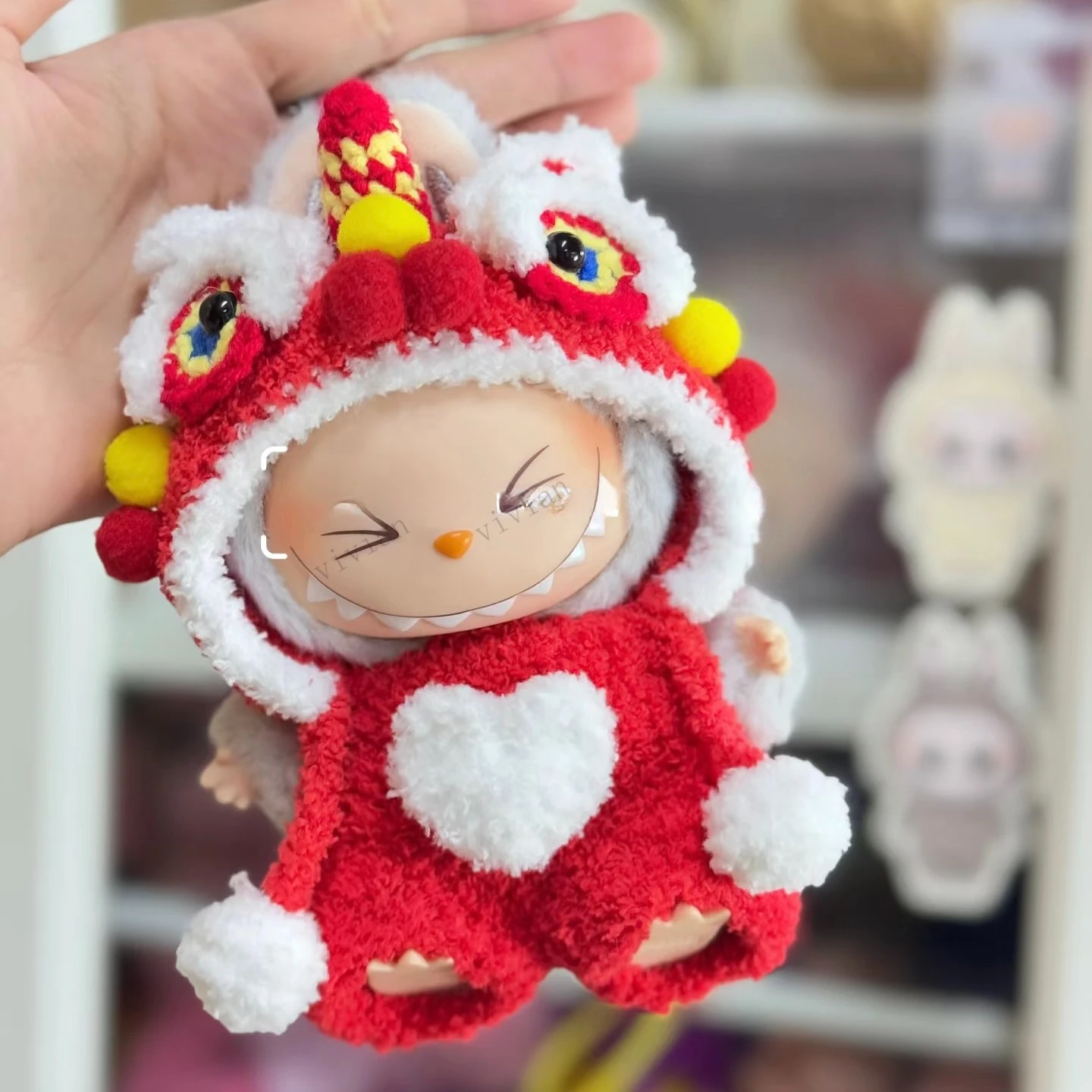 มินิตุ๊กตาเสื้อผ้าชุดอุปกรณ์เสริมสําหรับ 15-17 ซม.Labubu Idol Lion Dance Hood หมวกถักใหม่ปีเสื้อผ้าเสื้อผ้าของขวัญ