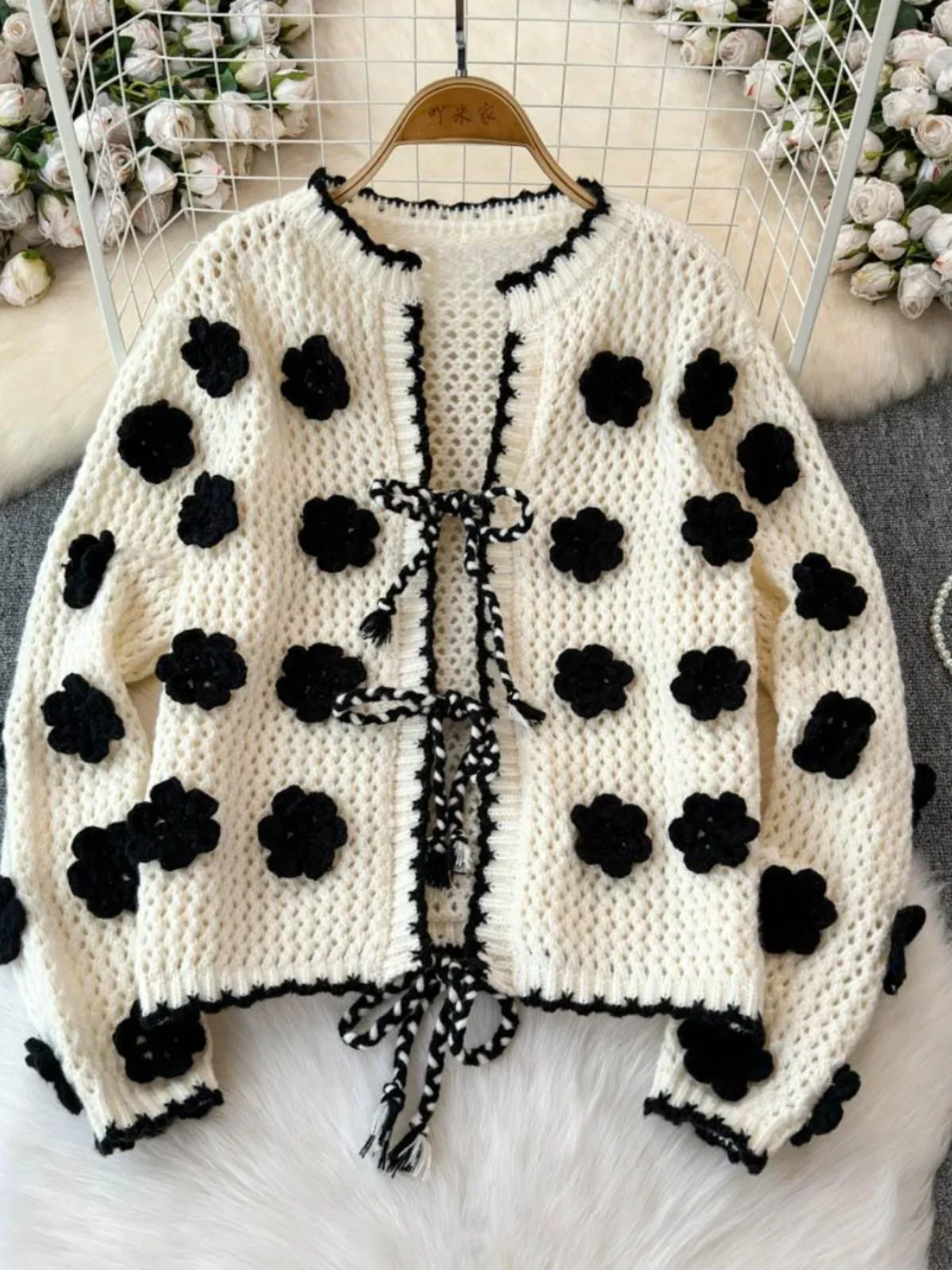 Nomikuma French Chic Three-dimensional Hook Flower Knitted Cardigan Women's Winter 2024 New Fashion Niche Short Jacket