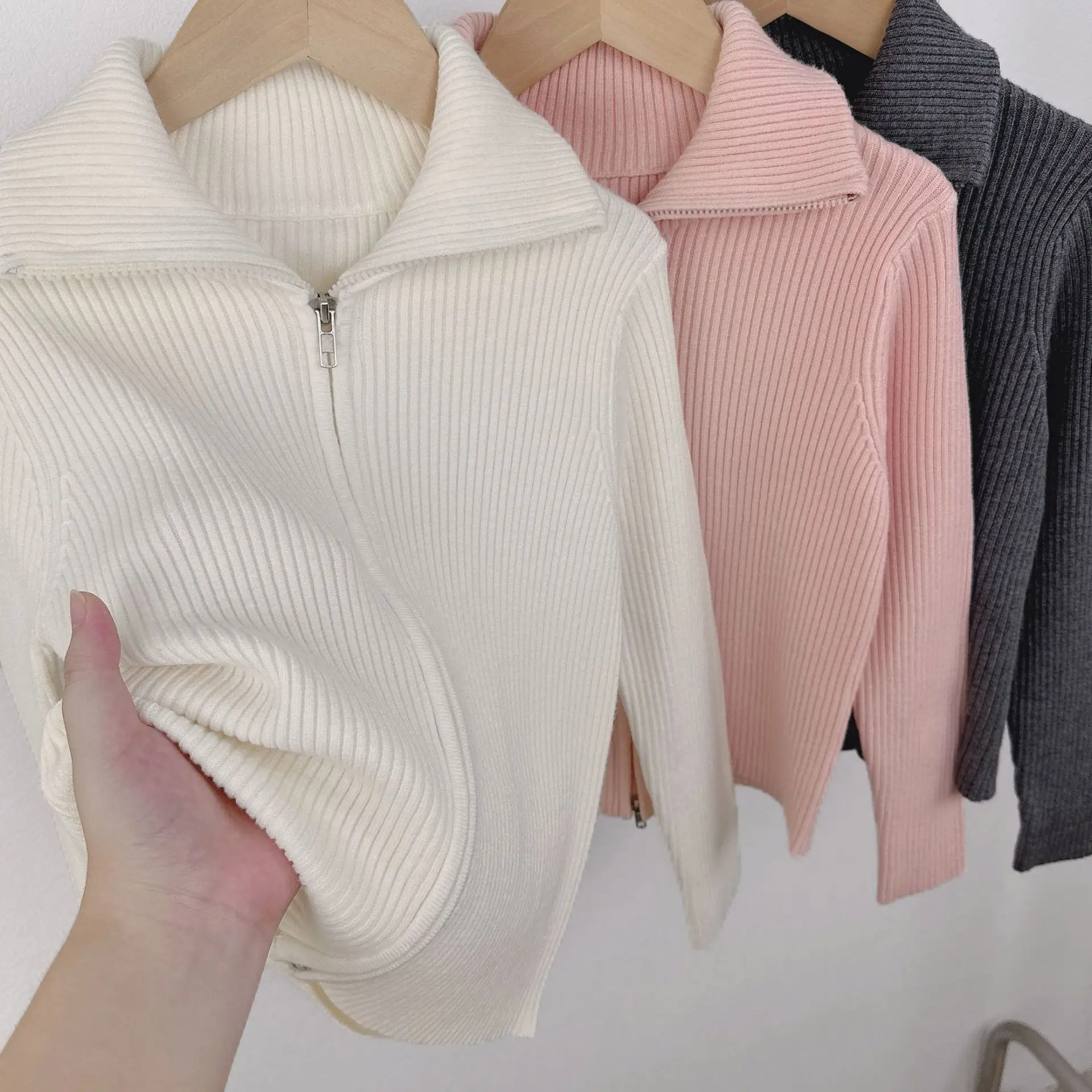2026 Autumn-Winter New Style Children's Collar-Sleeved Slim-Fitting Knitted Cardigan Sweater - Versatile Top for Boys and Girls