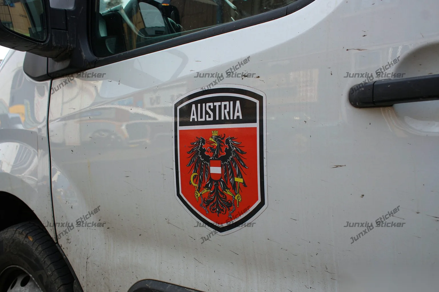 2 x Totenkopf-Rennwagen-Vinyl-Aufkleber, wasserfester Aufkleber für Fahrzeugstoßstangen, Motorradzubehör – Detail 3