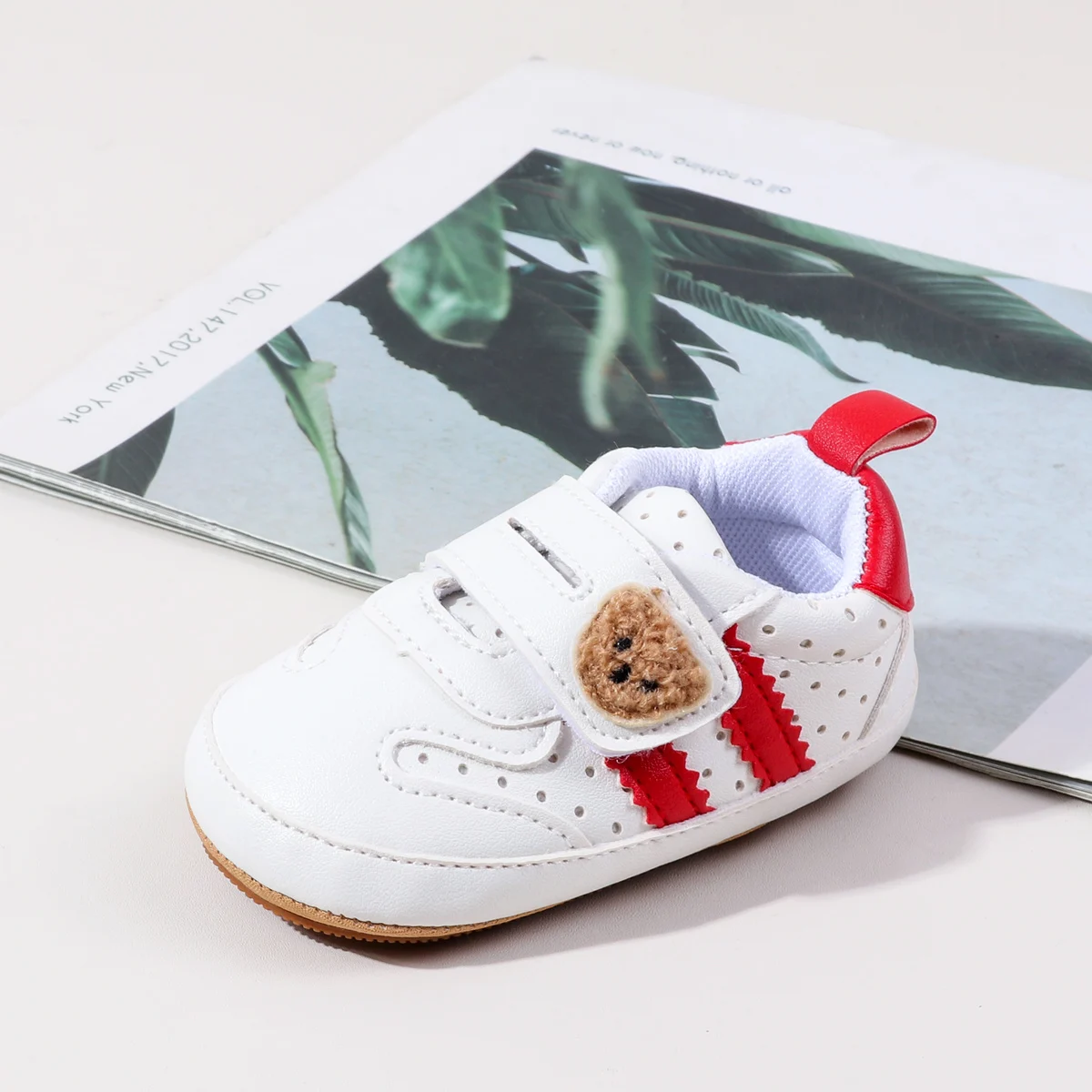 

2025 New Cute Little Bear Newborn Baby Leather Shoes For 0-18M Ventilate Sneakers Infant Soft Rubber Sole Loafers