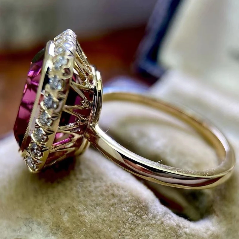 Luxury Gold Color Metal Square Red Stone Ring Fashion Party Engagement Wedding Rings for Women Jewelry