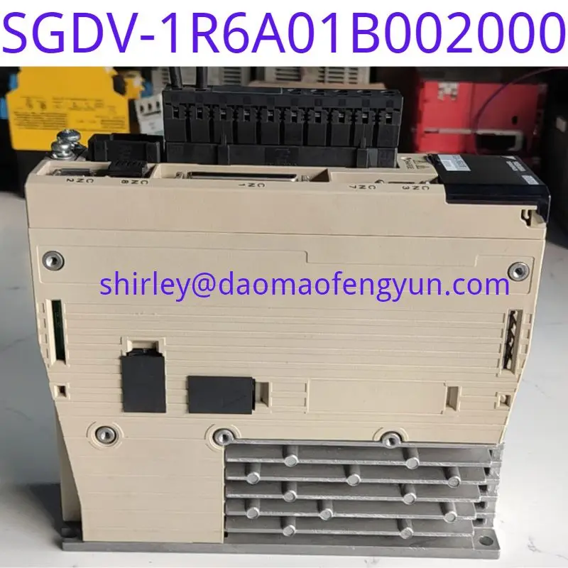 Used Yaskawa SGDV-1R6A01B002000, servo driver