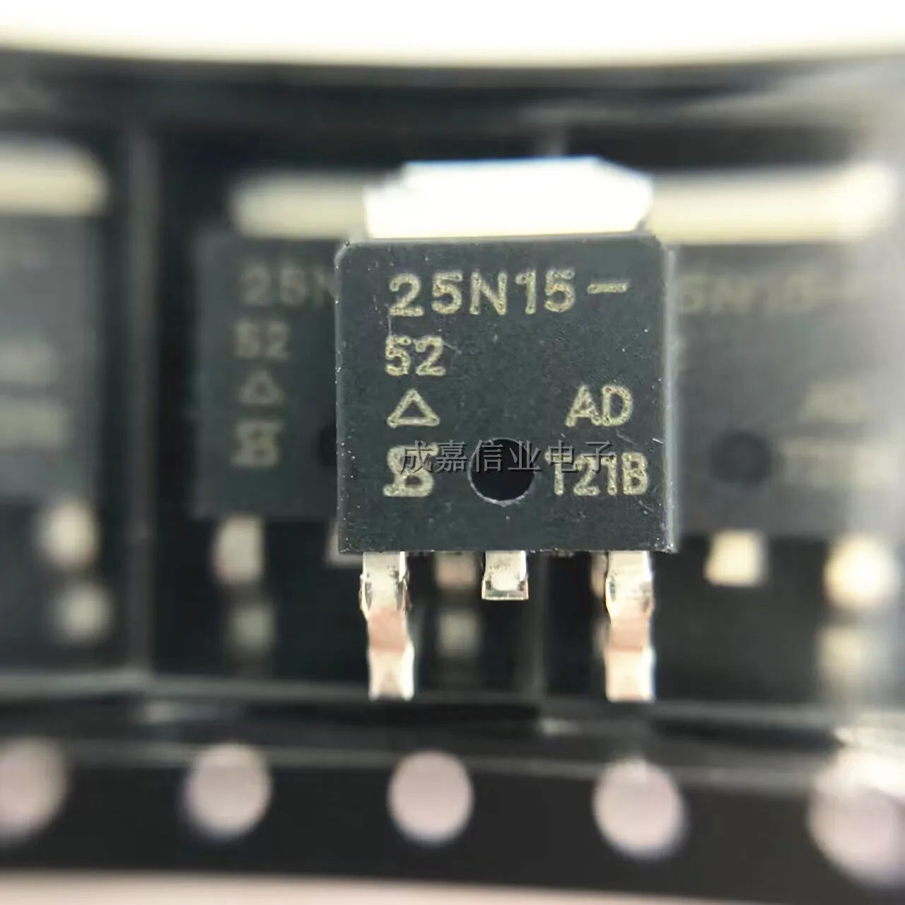 

10pcs/Lot SUD25N15-52-E3 TO-252-3 25N15-52 MOSFET 150V 25A 136W 52mohm @ 10V Operating Temperature:- 55 C-+ 175 C