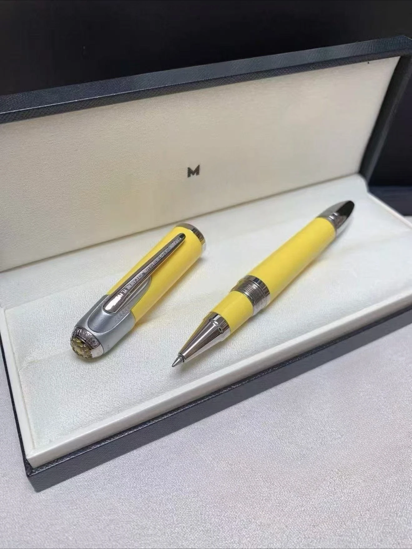 

M Brand Bright Yellow Ferrari-Style Business Rollerball Pen, Stylish Personalized Office Writing Pen（No Pen Box Included）