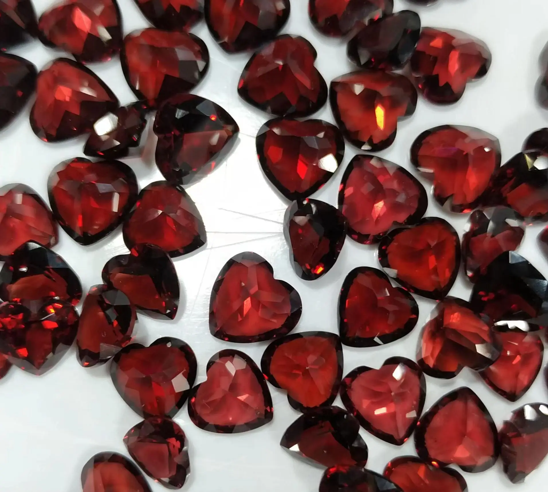 Wholesale 10pcs/lot Genuine Garnet Bead Cabochon 7mm 8mm Triangle Brilliant-cut Rhombus Gemstone Ring Face for Jewelry DIY