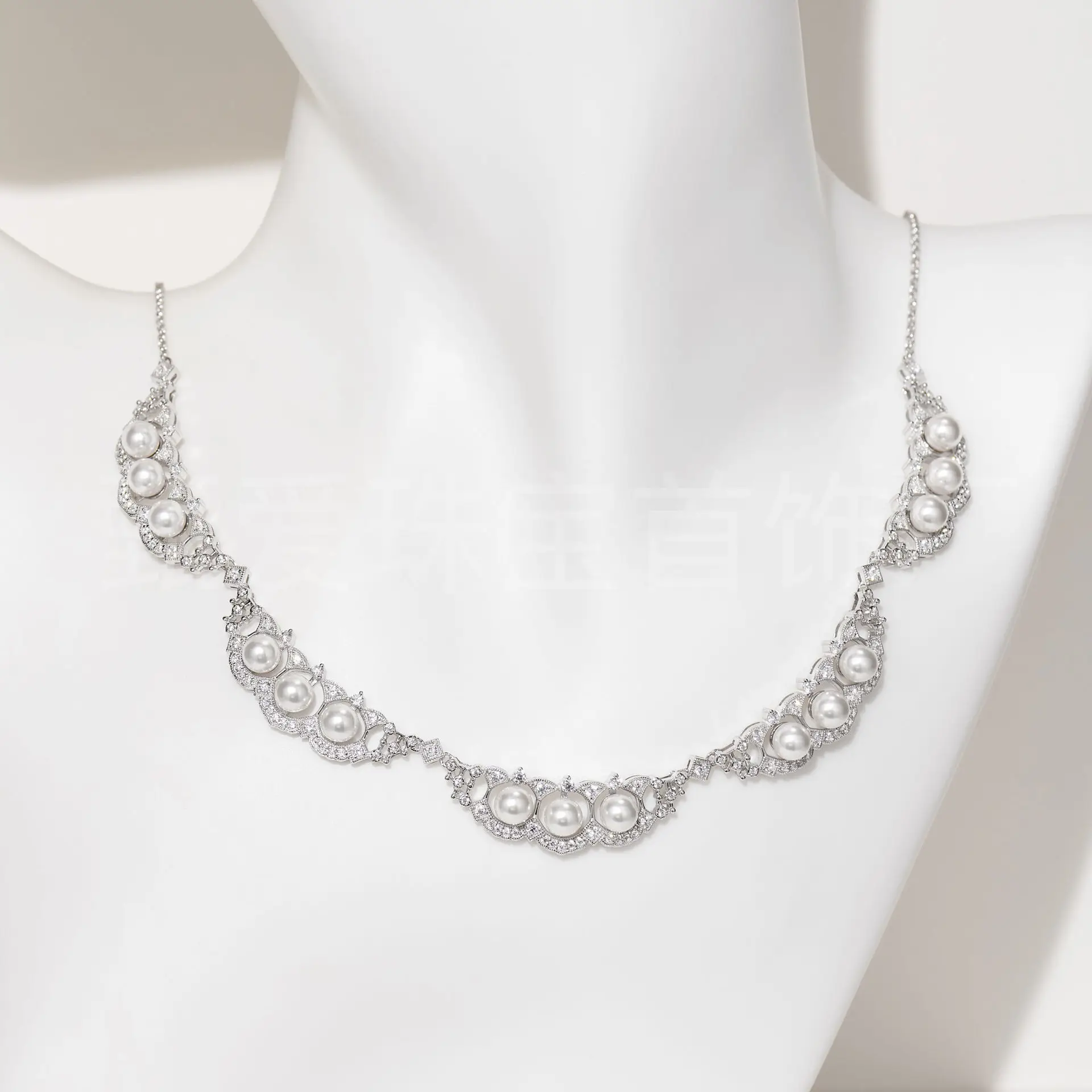 

Summer Hot-selling Jewelry 925 Silver Half-circle Lace Pearl Necklace Exquisite High-end Collarbone Chain Women's Gift Wholesale