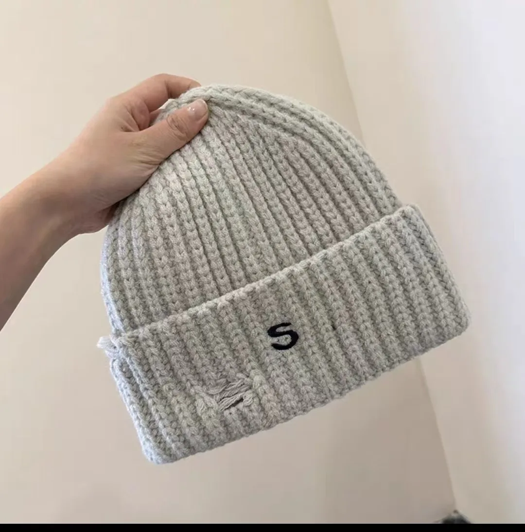 Unisex Winter Beanie for Women S Letter Embroid Knitted Caps Hood Fashionable Girl Hat Casual Hiphop Bob Outside Skulls Hats Men