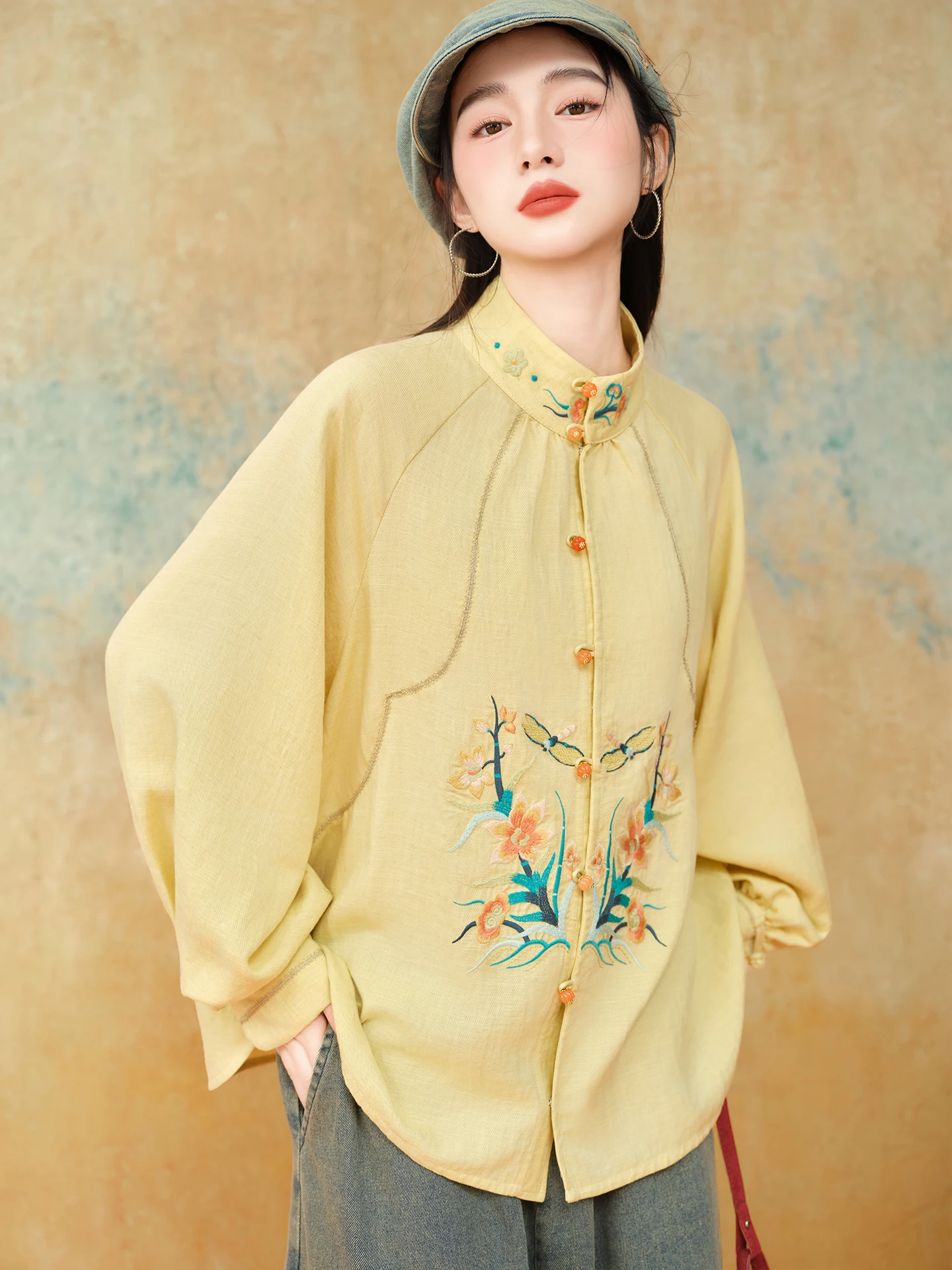 

Свободная рубашка с вышивкой в винтажном стиле, оригинальный дизайн, весенняя коллекция, женская повседневная рубашка с длинным рукавом