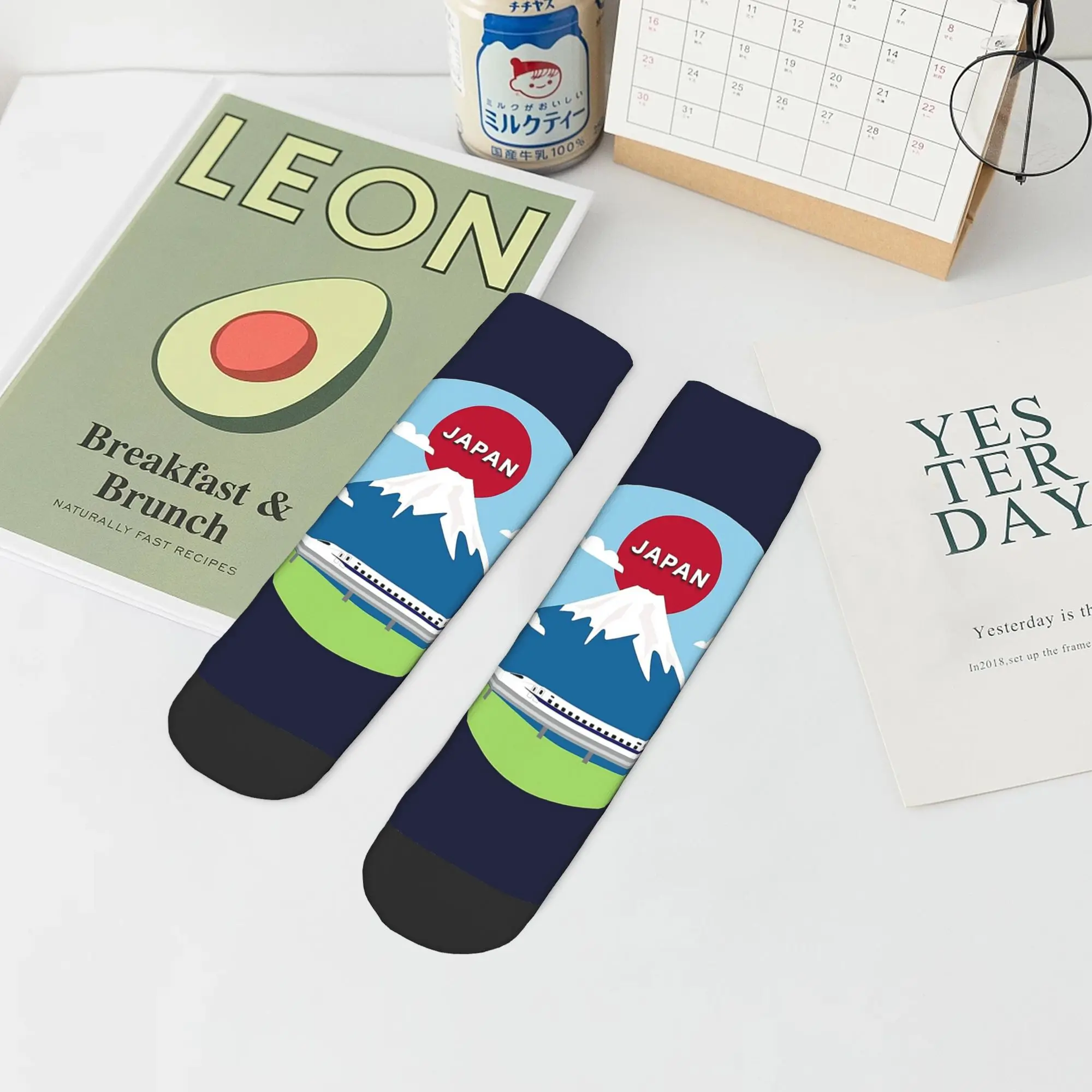 ถุงเท้าลายรถไฟความเร็วสูงญี่ปุ่น ถุงเท้าฮาราจูกุ ถุงเท้าซับเหงื่อ ถุงเท้าทุกฤดู อุปกรณ์เสริมสำหรับผู้ชายและผู้หญิง