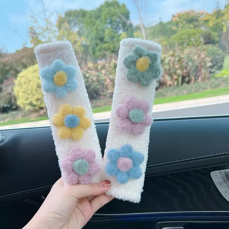 2Pcs Styling Soft Plush Flowers Car Seat Belt Cover Shoulder Strap Harness Cushion Artificial Lamb Auto Seatbelt Shoulder Pad