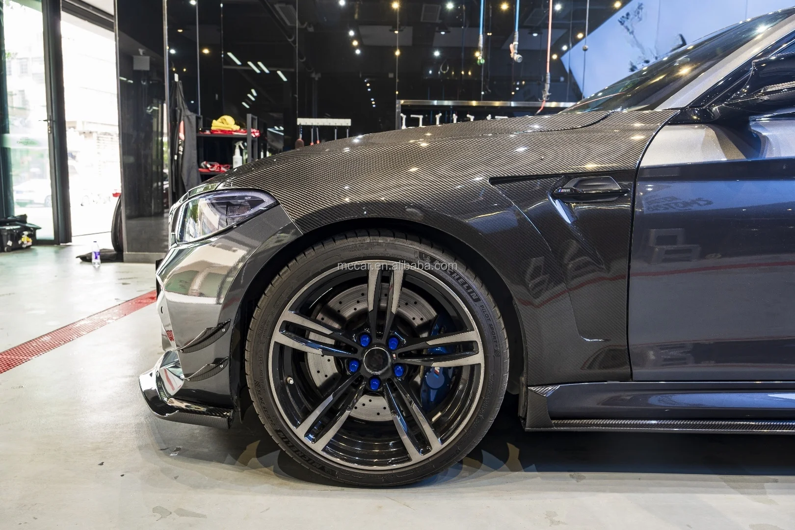 شفة أمامية عالية الجودة طراز MC لسيارة BMW F87 M2 M2C مصد أمامي من ألياف الكربون الجافة شفاه أمامية للسيارة