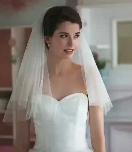 

Белая фата для невесты из двух слоев, длиной до локтя, с резным краем, 2024