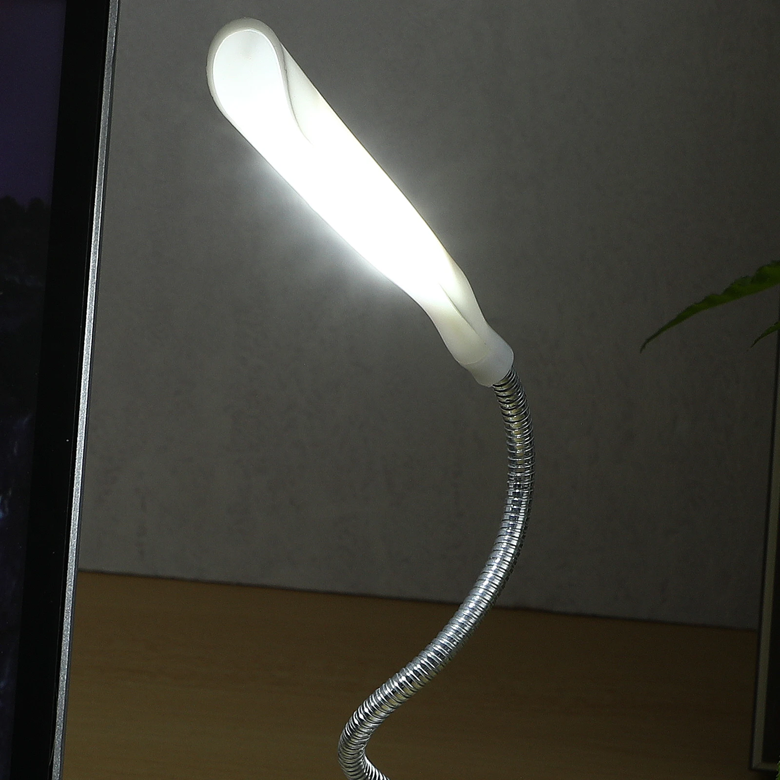 

Folding LED Desk Lamp For Reading Night Desktop Light Powered Durable Bedroom Powered Desk Light Reading Gift