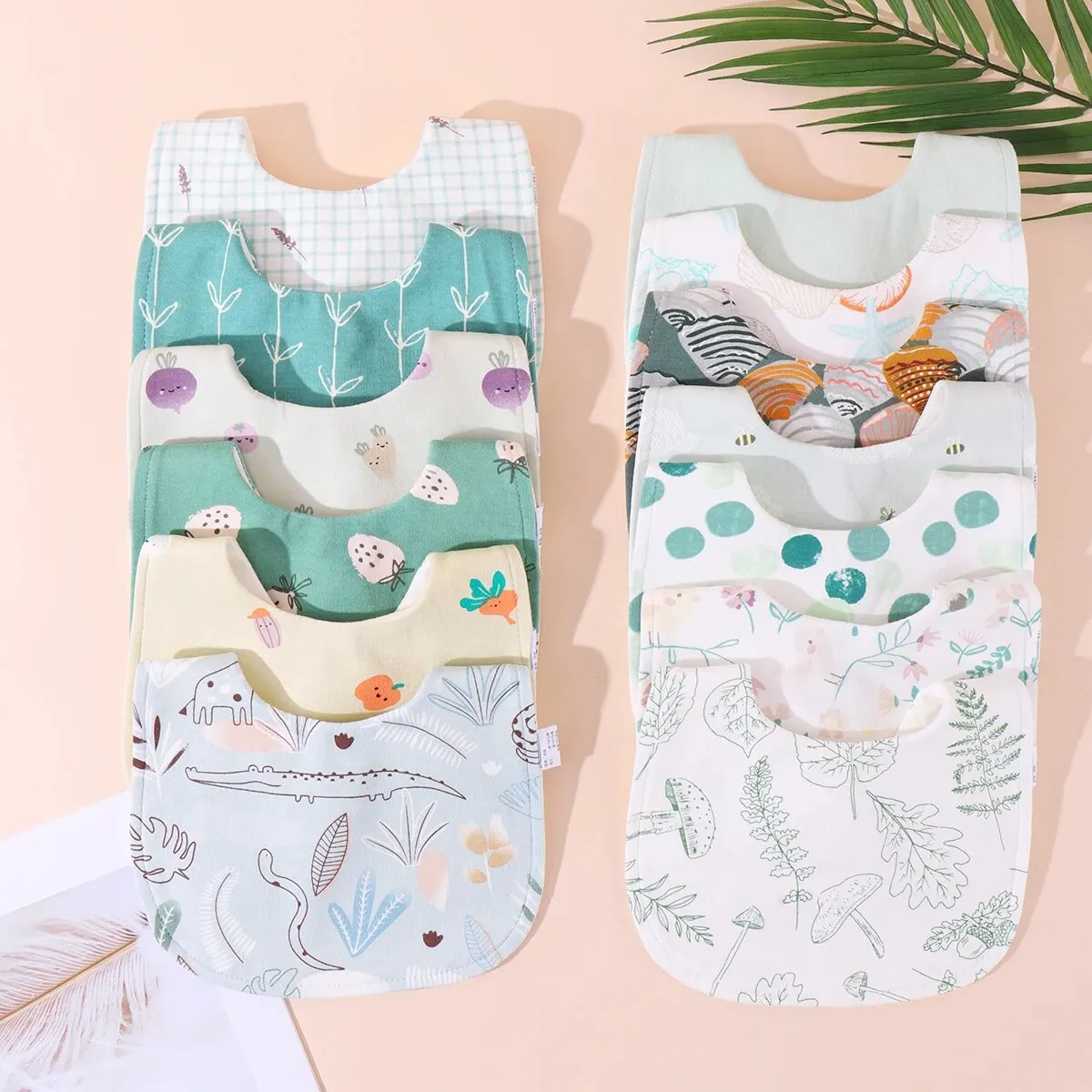 Random 3pcs Baby Bibs Burp Cloths Bibs Soft Cotton Adjustable Bib U Shape Newborn Feeding Bibs Infants Saliva Towel