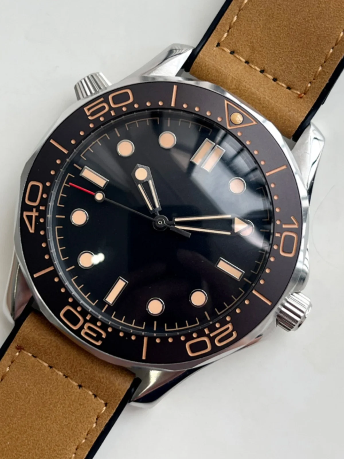 ساعة مخصصة مجمعة NOLOGO Seamaster 300 ساعة ميكانيكية للغوص للرجال سويسرية ETA2824-2 حركة SW200